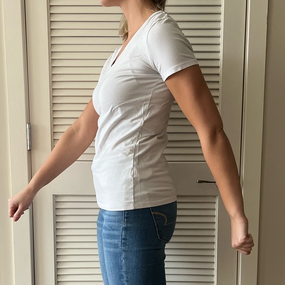 DIVIDEN white v-neck - Picture 4 of 6